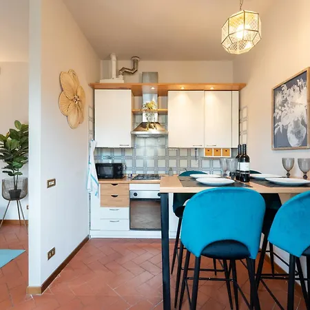 Via Panzani 16, 4th Floor - Patrizia - Bright 300m From Duomo And Train Station Daire