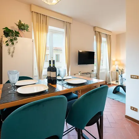 Via Panzani 16, 4th Floor - Patrizia - Bright 300m From Duomo And Train Station Daire