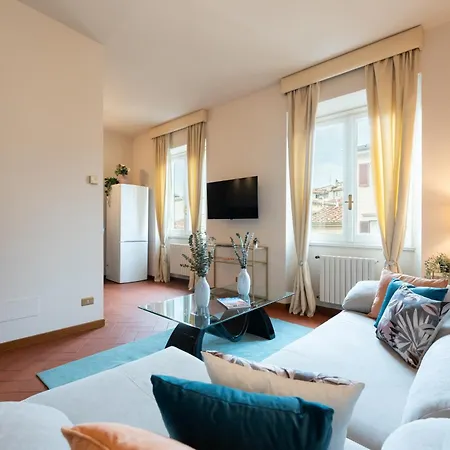 Daire Via Panzani 16, 4th Floor - Patrizia - Bright 300m From Duomo And Train Station *