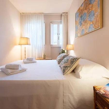 Via Panzani 16, 4th Floor - Patrizia - Bright 300m From Duomo And Train Station Daire