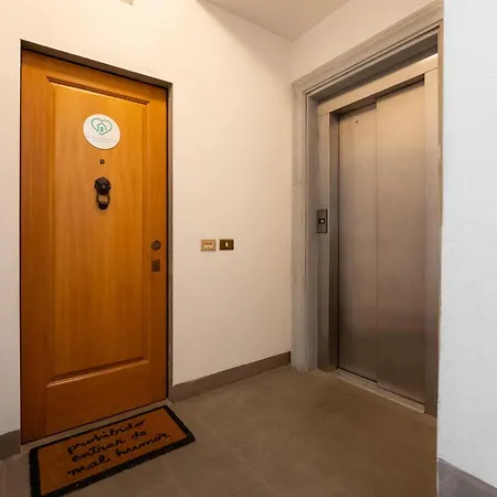 Daire Via Panzani 16, 4th Floor - Patrizia - Bright 300m From Duomo And Train Station